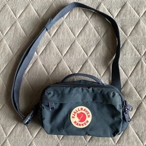 Fjallraven Kanken Hip Pack (navy)